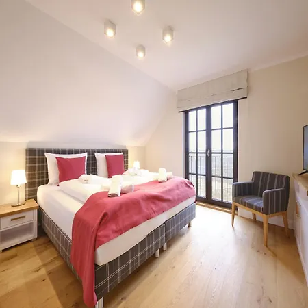 Reetland Am - Luxusplus Reetdachvilla Mit 4 Schlafzimmern Und Kamin G08 *