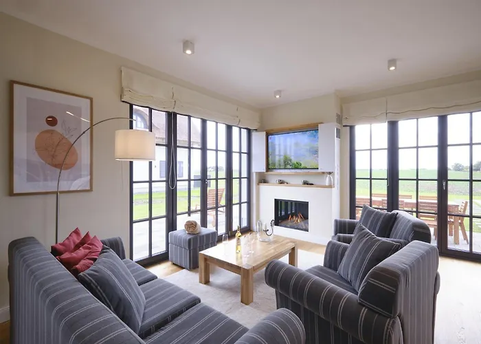 Reetland Am - Luxusplus Reetdachvilla Mit 4 Schlafzimmern Und Kamin G08 Дранске